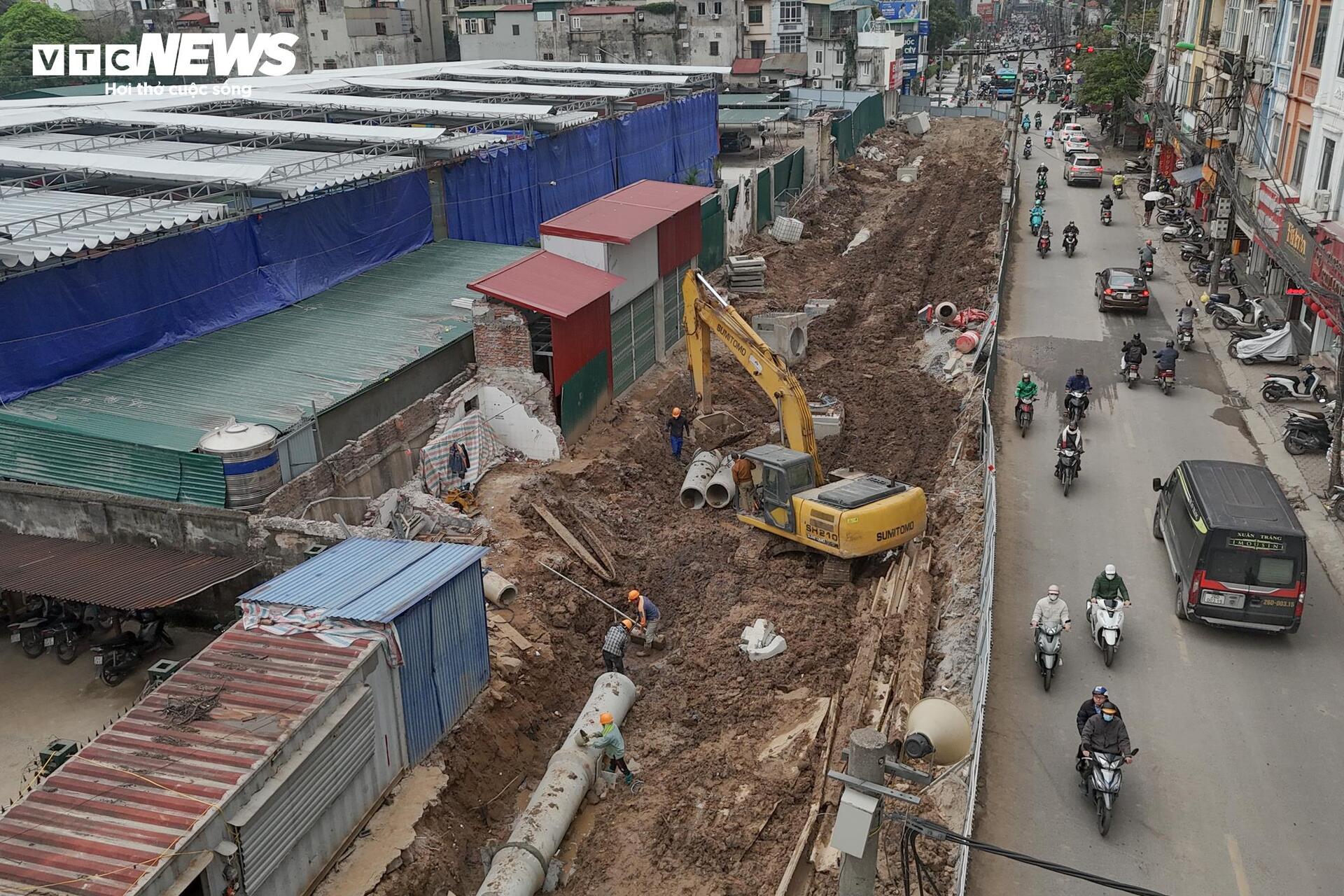 Hà Nội tăng tốc thi công tuyến đường 400 tỷ, quyết cán đích trong tháng 9- Ảnh 3.