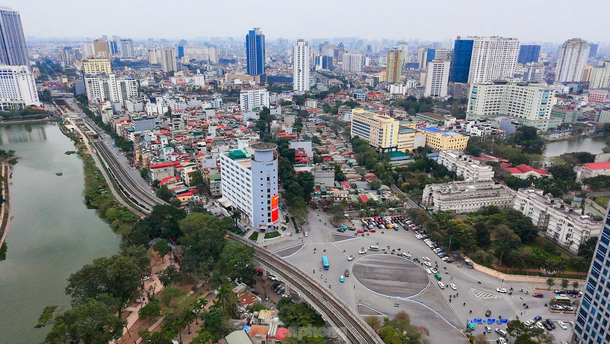 Cận cảnh tuyến đường 'đắt nhất hành tinh' rục rịch thi công sau nhiều năm trì trệ- Ảnh 1.