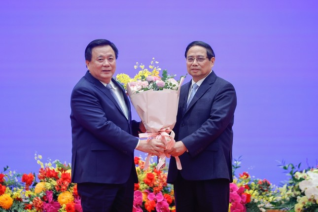 Đại học Thanh Hoa, Trung Quốc tặng Thủ tướng Phạm Minh Chính danh hiệu 'Giáo sư danh dự'- Ảnh 2.