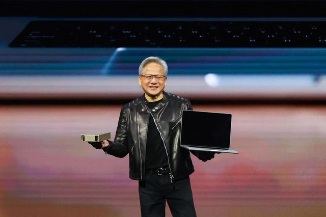 Nvidia "tiếp thêm vũ khí" cho DeepSeek mạnh hơn: Tỷ phú Jensen Huang tuyên bố thời đại mới đến rồi!- Ảnh 2.