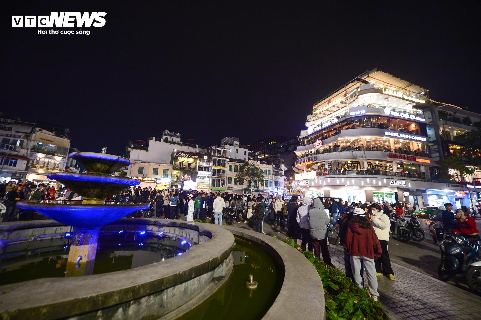 Check-in chia tay 'Hàm cá mập'- Ảnh 14.