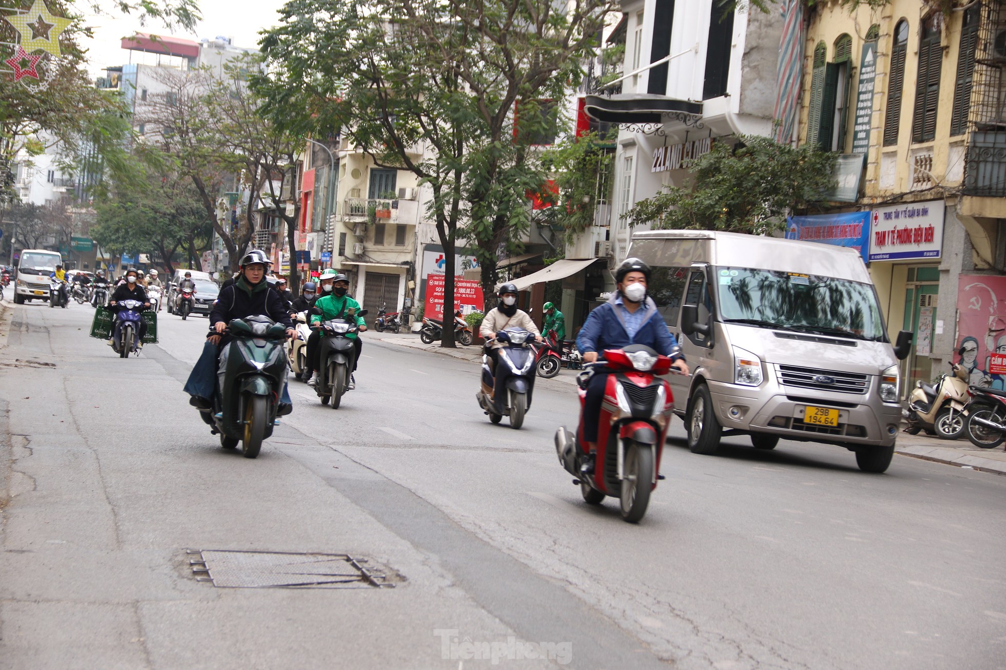 'Sống trâu’, ‘rãnh cào’ nham nhở trên nhiều tuyến phố Thủ đô sau sửa chữa- Ảnh 5.