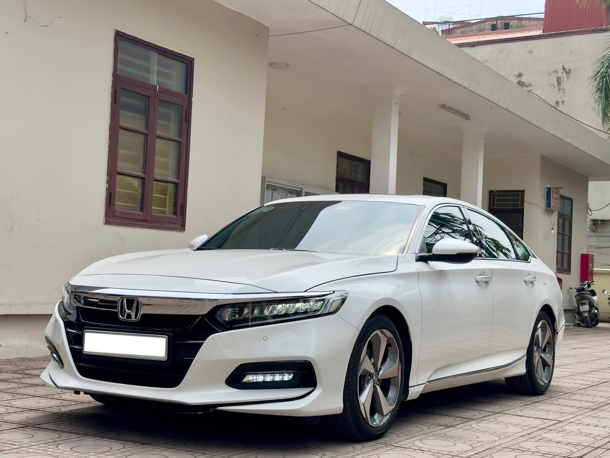 Rao Honda Accord 2019 rẻ hơn thị trường cả trăm triệu đồng, người bán thật thà giải thích khiến CĐM khen ngợi- Ảnh 1.