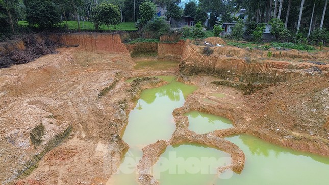 Hà Nội: Cận cảnh công trường khai thác đất trái phép của đối tượng dọa 'xử' người nhà cán bộ- Ảnh 7.