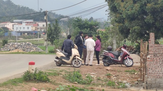 Đến lượt 'thổi giá' đất vùng ven, cò đất lập 'phố vẫy', khu 'chợ đất'- Ảnh 1.