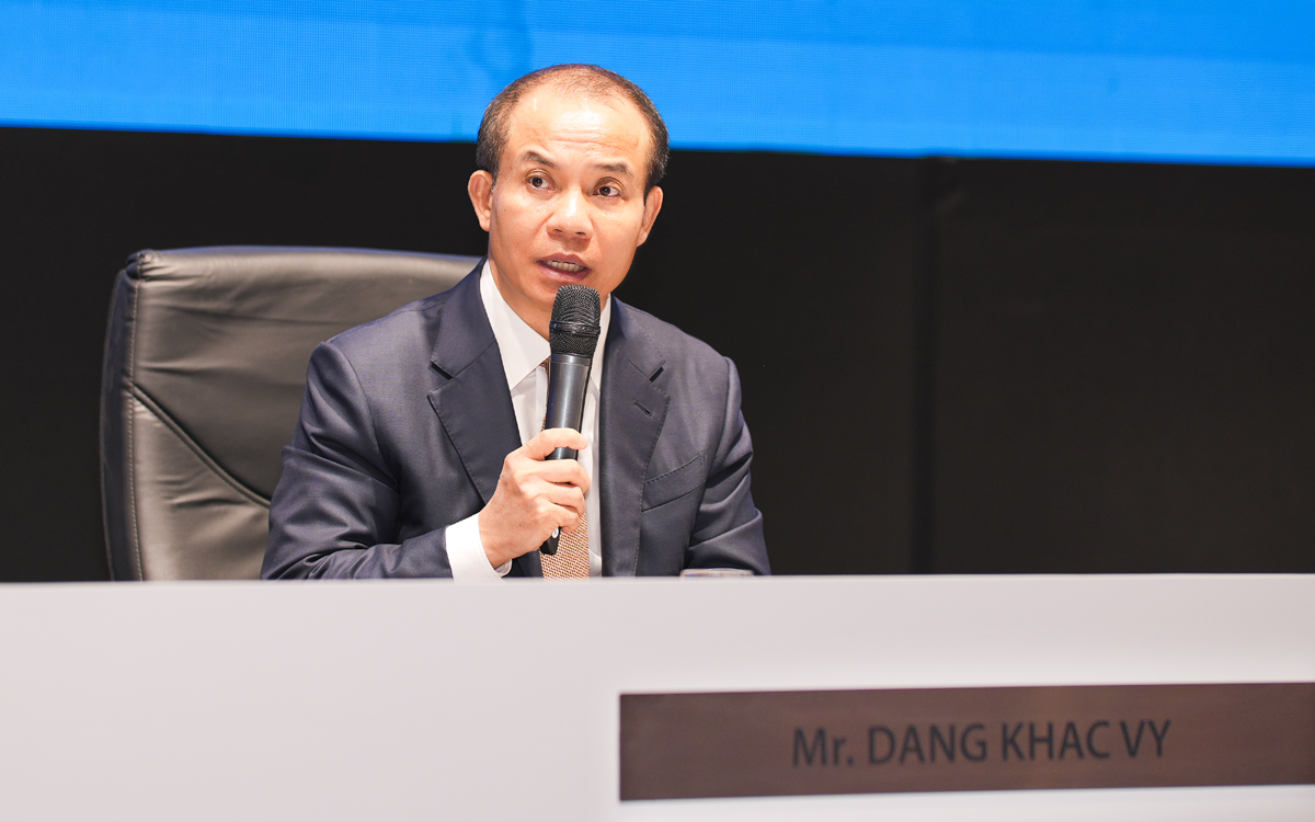 ĐHCĐ VIB 2025: Kế hoạch lợi nhuận trên 11 ngàn tỷ đồng, trả cổ tức bằng tiền mặt và cổ phiếu, tìm kiếm đối tác chiến lược mới- Ảnh 6. ĐHCĐ VIB 2025: Kế hoạch lợi nhuận trên 11 ngàn tỷ đồng, trả cổ tức bằng tiền mặt và cổ phiếu, tìm kiếm đối tác chiến lược mới- Ảnh 6.