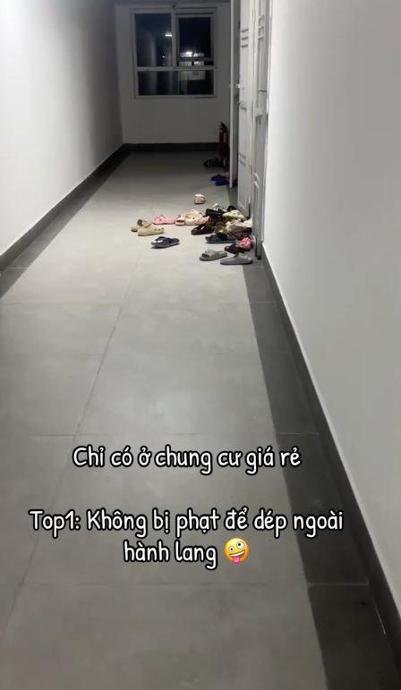 Khung cảnh hành lang một chung cư ở Hà Nội gây tranh cãi trên MXH: Người khen vui, người thở dài “trông đến sợ”- Ảnh 3.