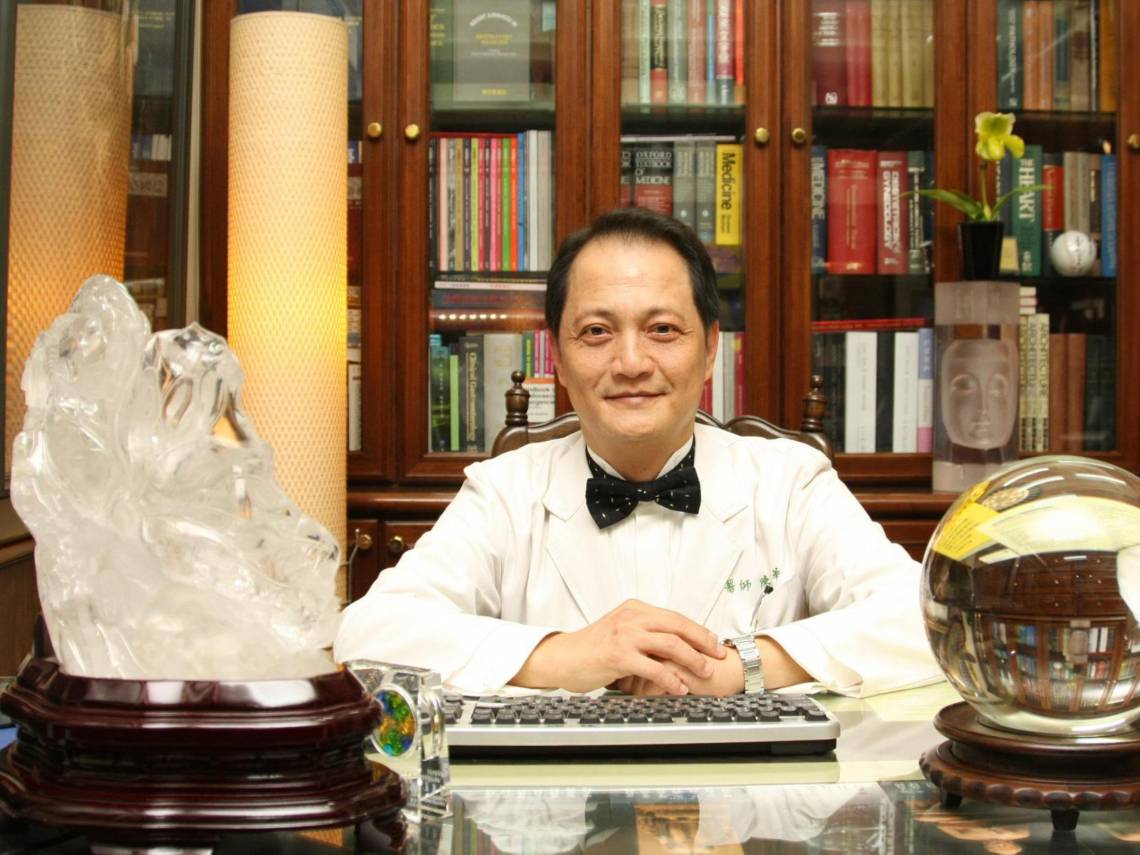 Vị bác sĩ mắc lần lượt 4 loại ung thư khác nhau trong vòng 20 năm, hối hận vì từ nhỏ đã ăn uống theo 1 kiểu này- Ảnh 2. Vị bác sĩ mắc lần lượt 4 loại ung thư khác nhau trong vòng 20 năm, hối hận vì từ nhỏ đã ăn uống theo 1 kiểu này- Ảnh 2.