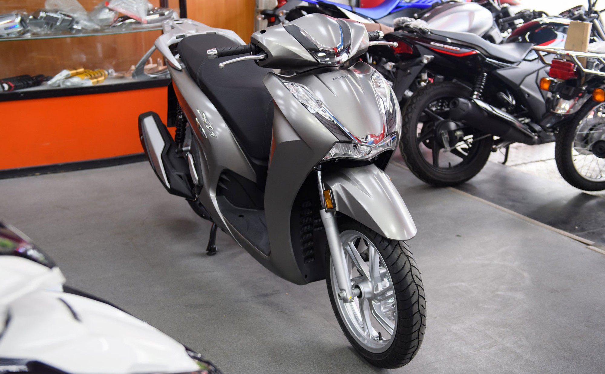 Một mẫu xe tay ga Honda giảm cả chục triệu đồng sau Tết- Ảnh 2. Một mẫu xe tay ga Honda giảm cả chục triệu đồng sau Tết- Ảnh 2.