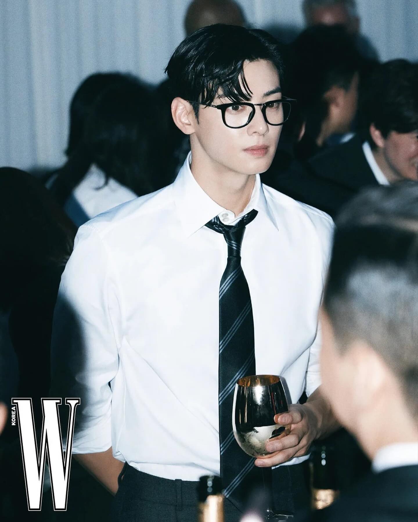 Áo sơ mi trắng từng bị coi là Áo sơ mi trắng từng bị coi là