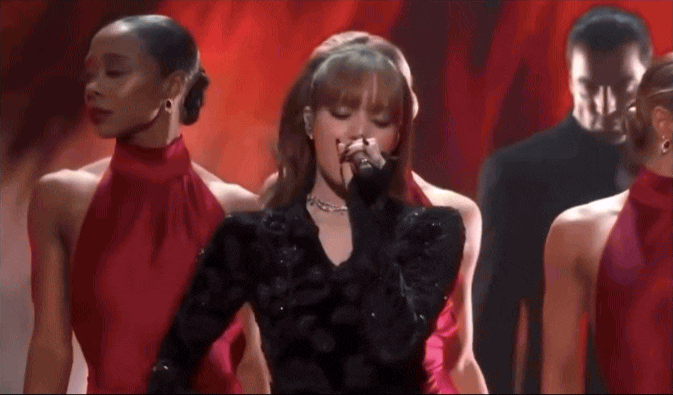 Trọn vẹn màn trình diễn của Lisa tại Oscar: Thần thái ngôi sao dữ dội, 1 phút 13 giây làm nên lịch sử nhưng vẫn còn 1 điểm trừ!- Ảnh 2. Trọn vẹn màn trình diễn của Lisa tại Oscar: Thần thái ngôi sao dữ dội, 1 phút 13 giây làm nên lịch sử nhưng vẫn còn 1 điểm trừ!- Ảnh 2.