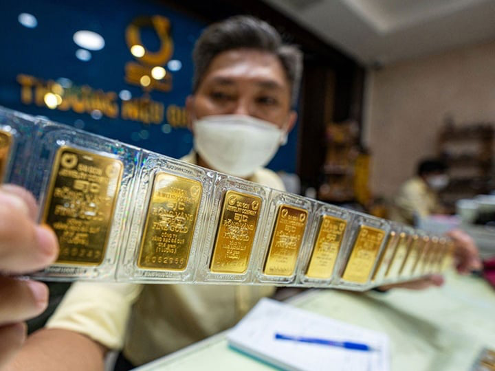 Nên đầu tư vàng hay chứng khoán lúc này?- Ảnh 1. Nên đầu tư vàng hay chứng khoán lúc này?- Ảnh 1.