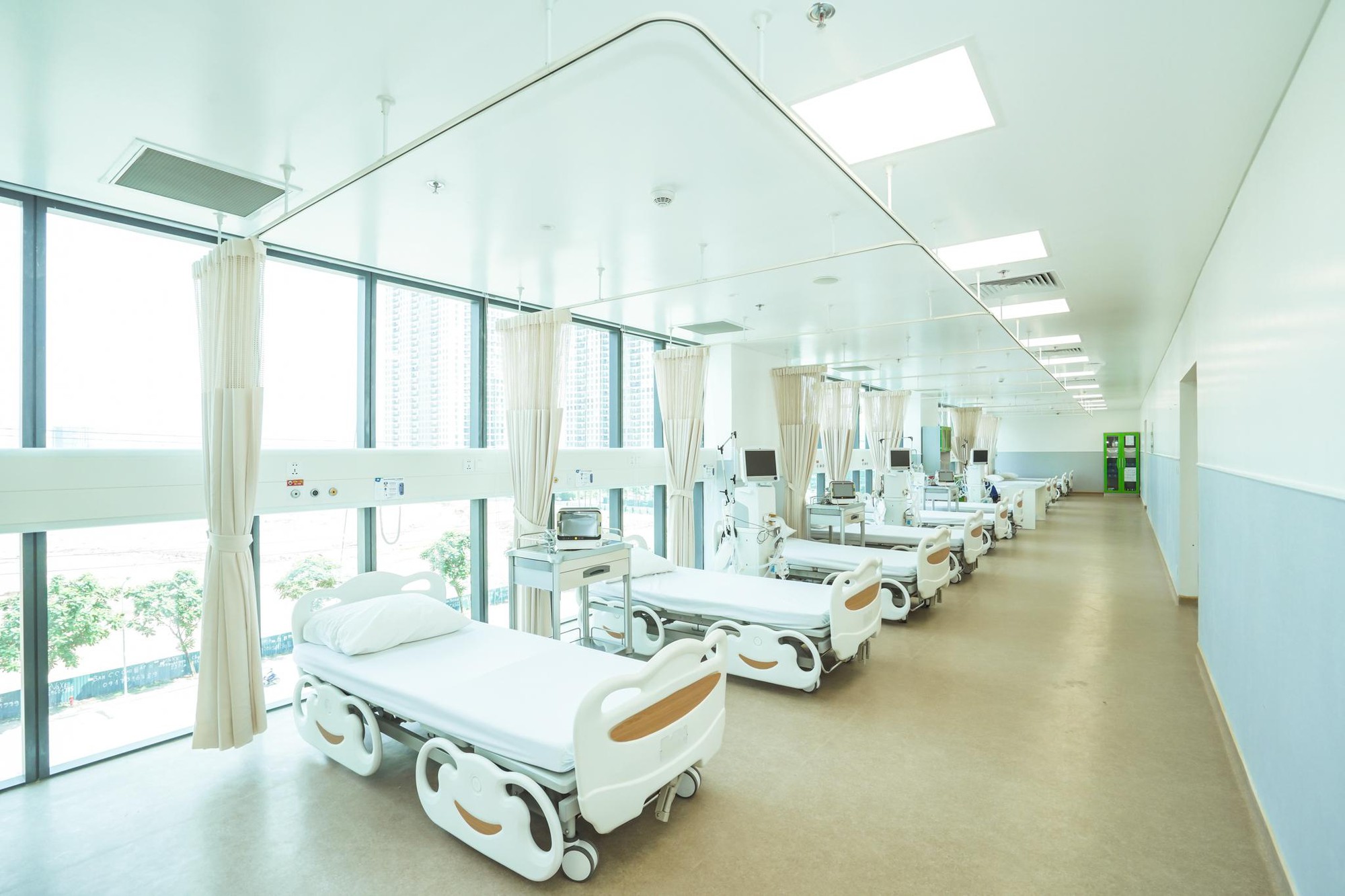 Mục sở thị phòng mổ Việt Nam đạt đến hai chứng chỉ chất lượng quốc tế- Ảnh 2. Mục sở thị phòng mổ Việt Nam đạt đến hai chứng chỉ chất lượng quốc tế- Ảnh 2.