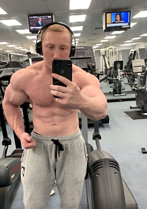 Cậu bé khỏe nhất thế giới hơn 10 tuổi đã nâng tạ nặng gắp đôi cơ thể, tuổi 25 ra sao mà khiến dân tình ngỡ ngàng?- Ảnh 6.