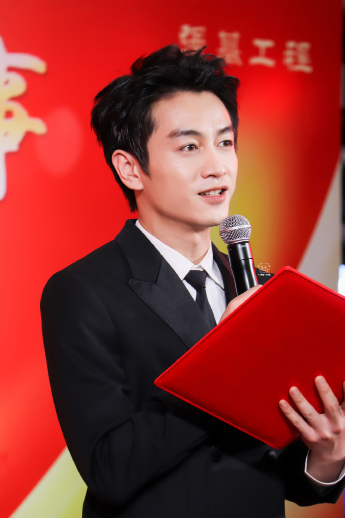 75 triệu người xem "Dương Quá" lần đầu lộ diện, thái độ đắc thắng sau khi bỏ "Tiểu Long Nữ" gây xôn xao dư luận- Ảnh 3. 75 triệu người xem "Dương Quá" lần đầu lộ diện, thái độ đắc thắng sau khi bỏ "Tiểu Long Nữ" gây xôn xao dư luận- Ảnh 3.