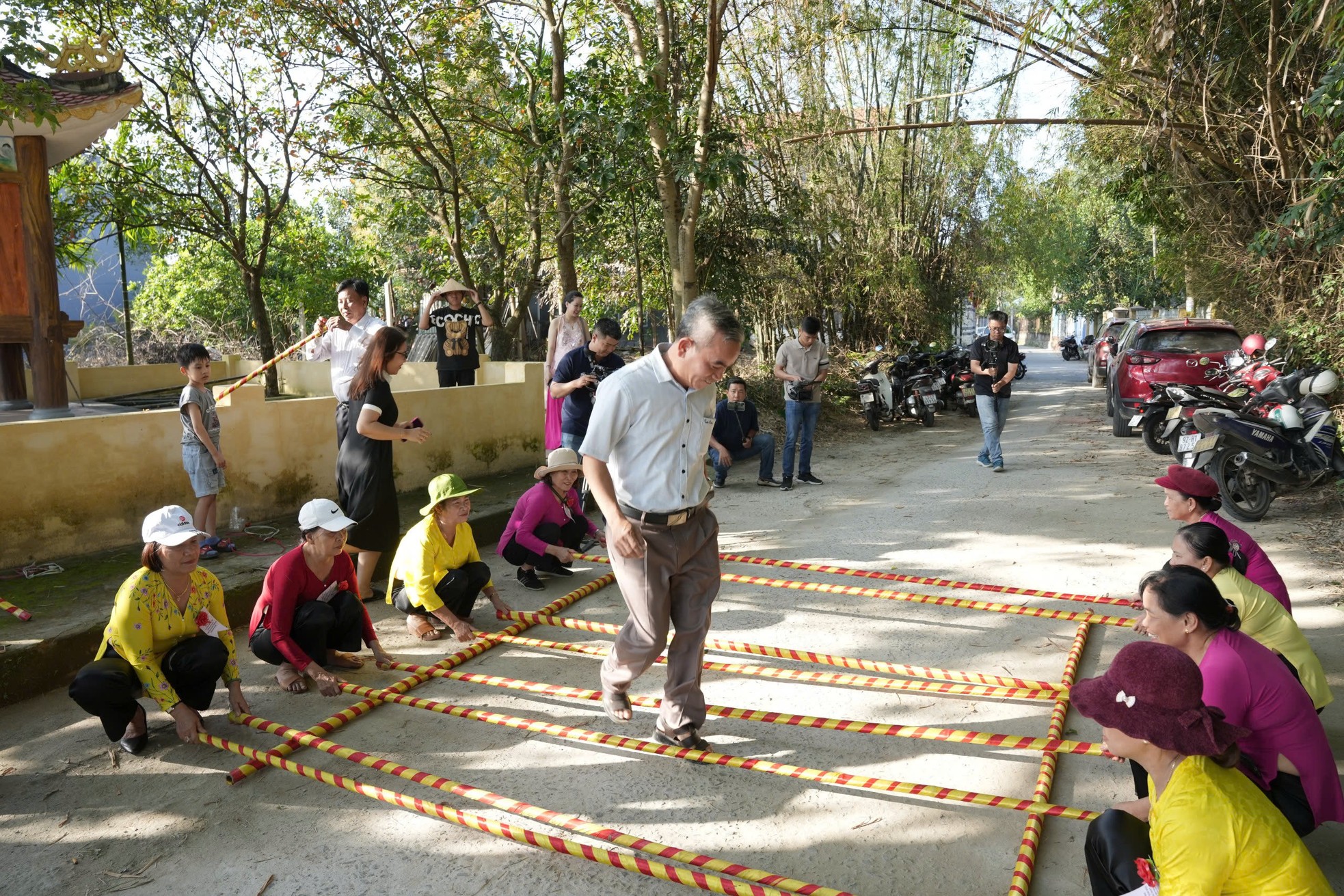 Nét đẹp cổ kính, nguyên sơ của làng cổ trăm tuổi- Ảnh 9. Nét đẹp cổ kính, nguyên sơ của làng cổ trăm tuổi- Ảnh 9.