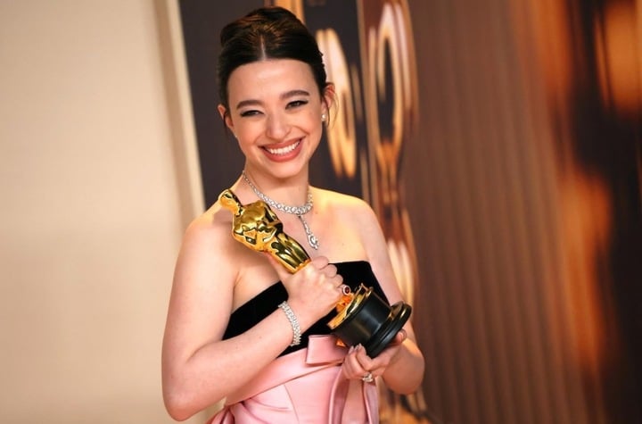 Điều ít biết về mỹ nhân 26 tuổi vừa giành tượng vàng Oscar- Ảnh 1. Điều ít biết về mỹ nhân 26 tuổi vừa giành tượng vàng Oscar- Ảnh 1.