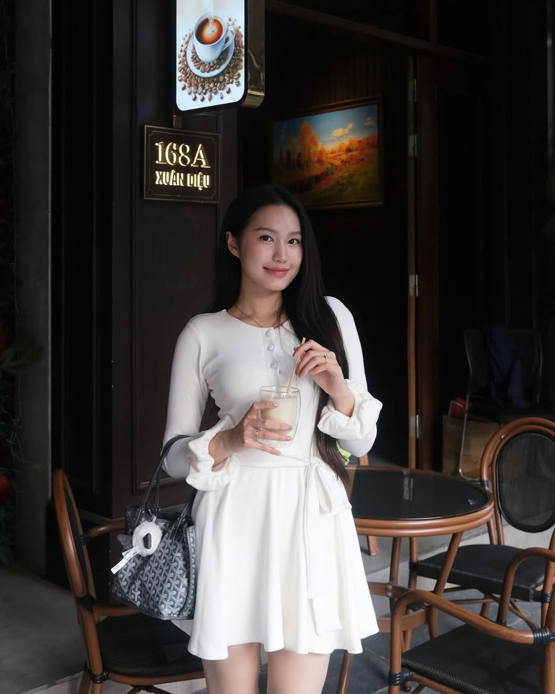 Doãn Hải My "đụng hàng" với nàng WAG được khen xinh nhất làng bóng Việt, vóc dáng nuột nà một chín một mười, ai nổi bật hơn?- Ảnh 2. Doãn Hải My "đụng hàng" với nàng WAG được khen xinh nhất làng bóng Việt, vóc dáng nuột nà một chín một mười, ai nổi bật hơn?- Ảnh 2.