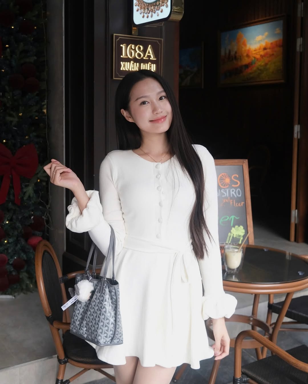Doãn Hải My "đụng hàng" với nàng WAG được khen xinh nhất làng bóng Việt, vóc dáng nuột nà một chín một mười, ai nổi bật hơn?- Ảnh 3. Doãn Hải My "đụng hàng" với nàng WAG được khen xinh nhất làng bóng Việt, vóc dáng nuột nà một chín một mười, ai nổi bật hơn?- Ảnh 3.