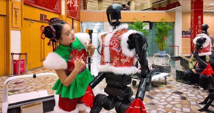 Robot tại Trung Quốc bất ngờ tấn công con người: Lỗi kỹ thuật hay dấu hiệu đang báo động?- Ảnh 3.