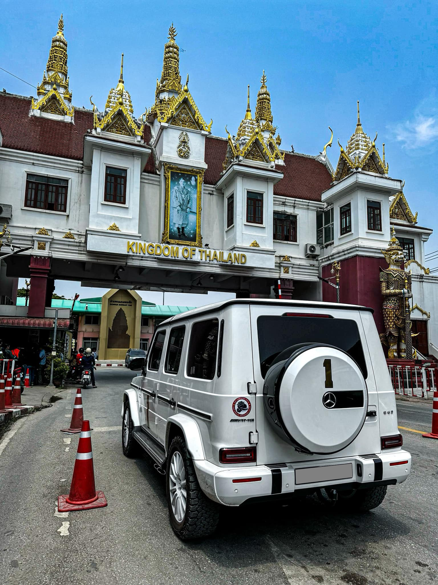 Dân chơi 9x chuyên lái xe xuyên lục địa rao bán Mercedes-AMG G 63: Có 'option' duy nhất tại Việt Nam, muốn mua phải có chứng chỉ- Ảnh 3. Dân chơi 9x chuyên lái xe xuyên lục địa rao bán Mercedes-AMG G 63: Có 'option' duy nhất tại Việt Nam, muốn mua phải có chứng chỉ- Ảnh 3.