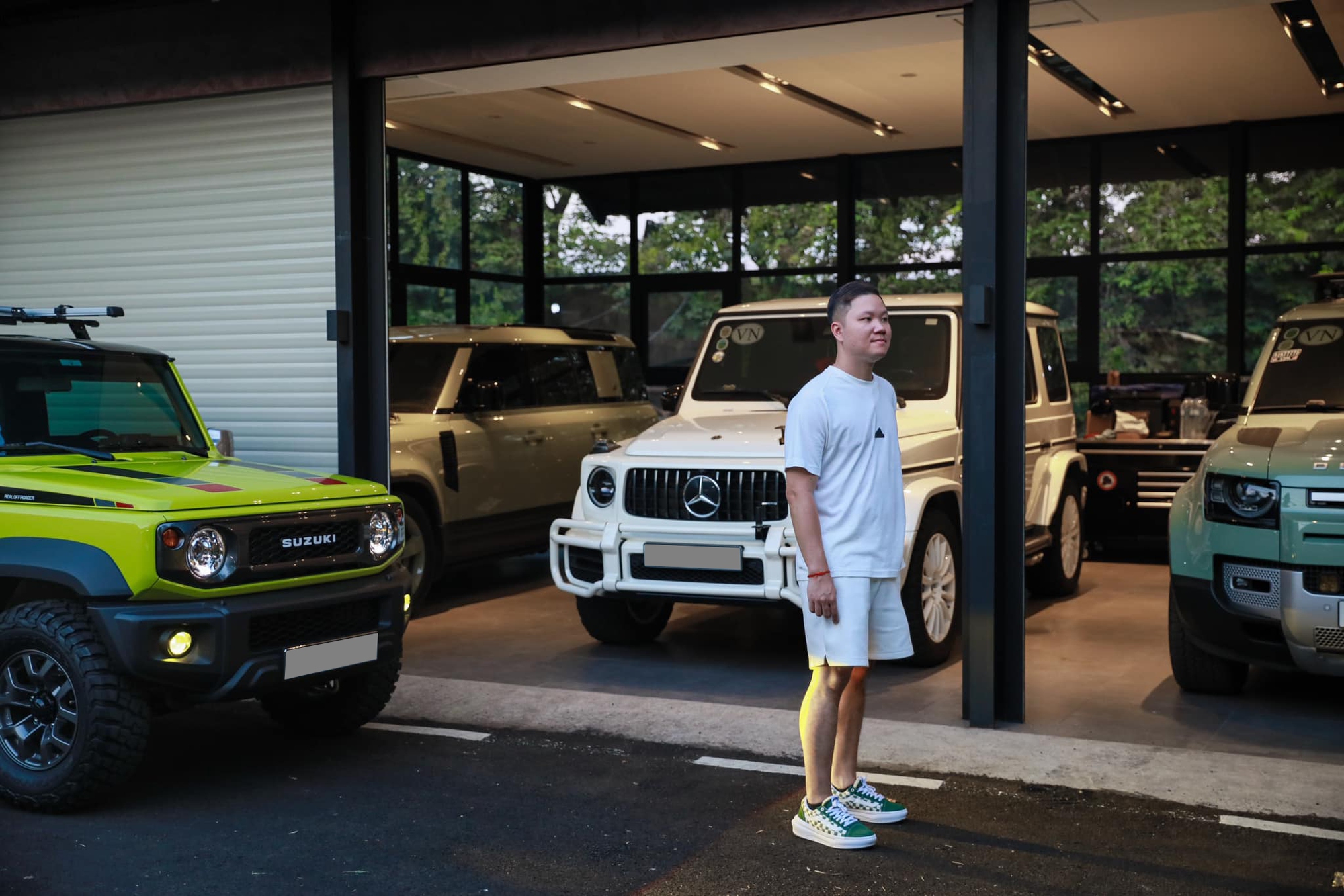Dân chơi 9x chuyên lái xe xuyên lục địa rao bán Mercedes-AMG G 63: Có 'option' duy nhất tại Việt Nam, muốn mua phải có chứng chỉ- Ảnh 1. Dân chơi 9x chuyên lái xe xuyên lục địa rao bán Mercedes-AMG G 63: Có 'option' duy nhất tại Việt Nam, muốn mua phải có chứng chỉ- Ảnh 1.