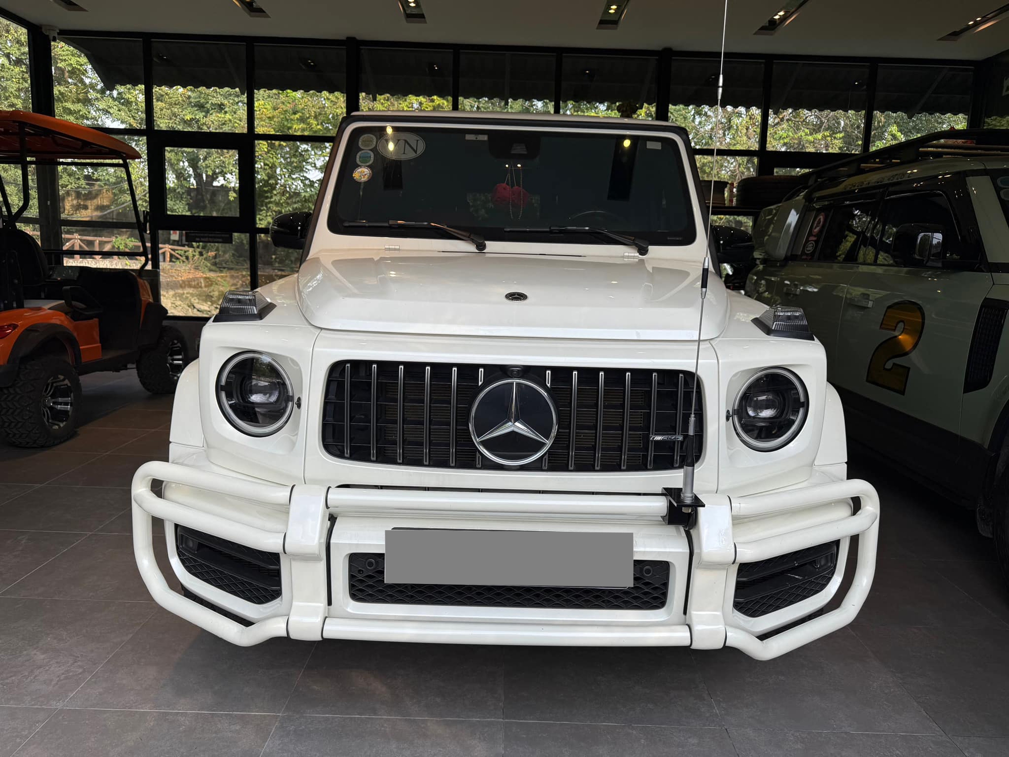 Dân chơi 9x chuyên lái xe xuyên lục địa rao bán Mercedes-AMG G 63: Có 'option' duy nhất tại Việt Nam, muốn mua phải có chứng chỉ- Ảnh 5. Dân chơi 9x chuyên lái xe xuyên lục địa rao bán Mercedes-AMG G 63: Có 'option' duy nhất tại Việt Nam, muốn mua phải có chứng chỉ- Ảnh 5.