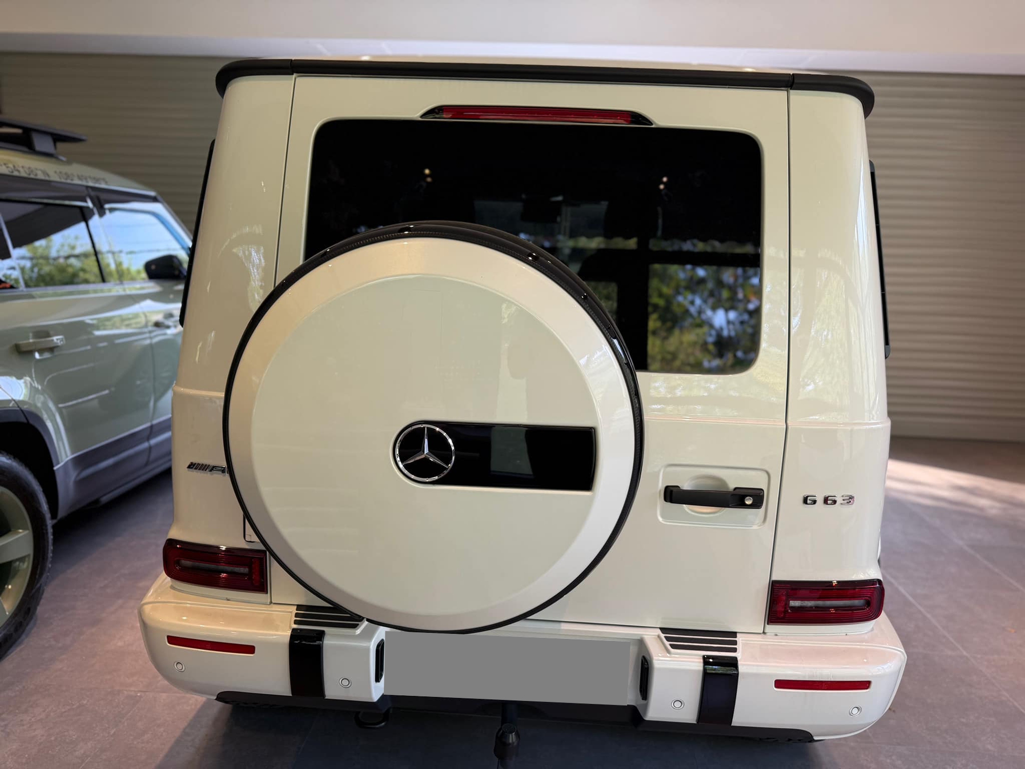 Dân chơi 9x chuyên lái xe xuyên lục địa rao bán Mercedes-AMG G 63: Có 'option' duy nhất tại Việt Nam, muốn mua phải có chứng chỉ- Ảnh 6. Dân chơi 9x chuyên lái xe xuyên lục địa rao bán Mercedes-AMG G 63: Có 'option' duy nhất tại Việt Nam, muốn mua phải có chứng chỉ- Ảnh 6.