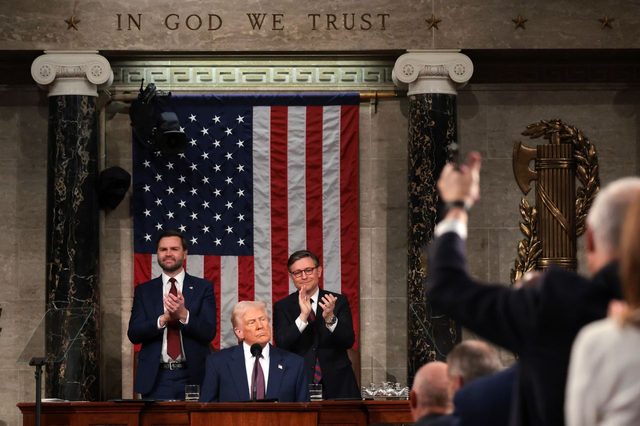 Bài phát biểu của ông Trump bị gián đoạn sau 7 phút, dân biểu Mỹ bị yêu cầu rời khán phòng- Ảnh 1.