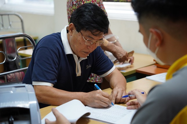 Cán bộ nào không được nghỉ hưu trước tuổi?- Ảnh 1. Cán bộ nào không được nghỉ hưu trước tuổi?- Ảnh 1.