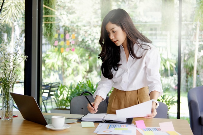 Bị thuyên chuyển tới vị trí không mong muốn, nhân viên âm thầm thực hiện 3 hành động: EQ ‘đỉnh nóc’, sếp phải ‘dè chừng’- Ảnh 3.