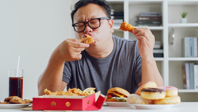 Chàng trai 26 tuổi đột quỵ, máu nhiễm mỡ nghiêm trọng: Ngày nào cũng ăn 2 món nhiều người Việt mê- Ảnh 1. Chàng trai 26 tuổi đột quỵ, máu nhiễm mỡ nghiêm trọng: Ngày nào cũng ăn 2 món nhiều người Việt mê- Ảnh 1.