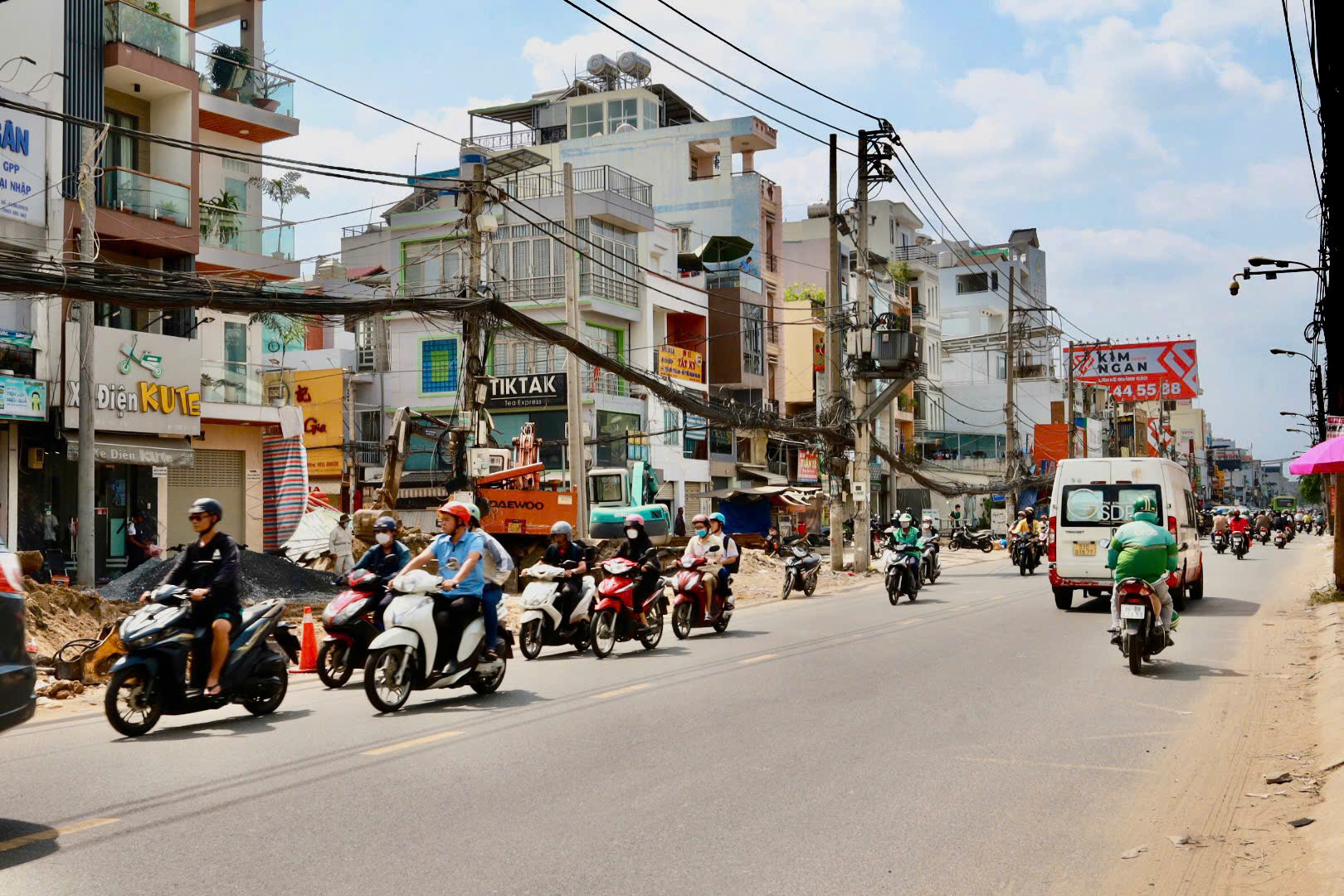 Cận cảnh giải phóng mặt bằng, người dân trông ngày metro số 2 lăn bánh- Ảnh 7.