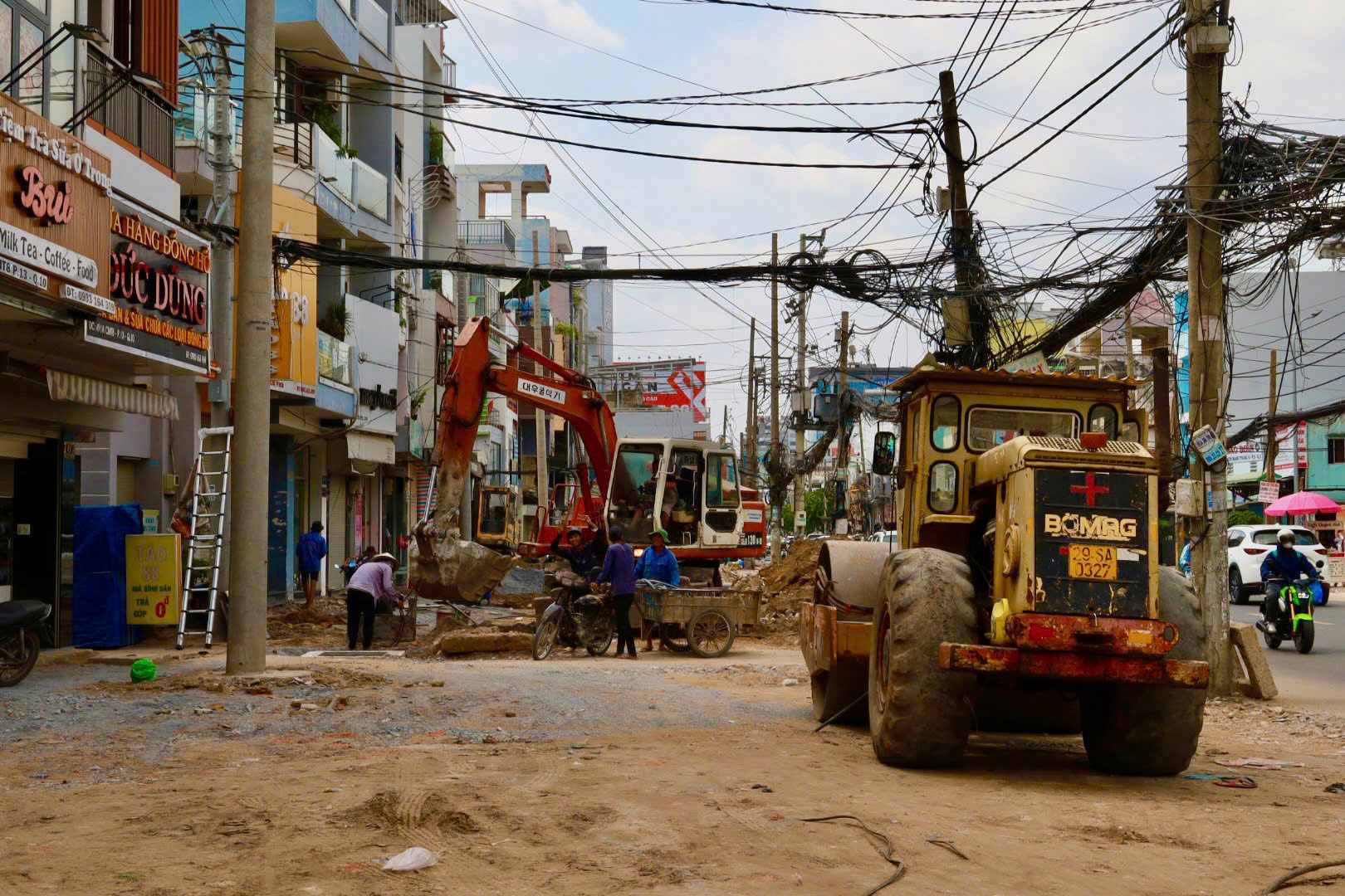 Cận cảnh giải phóng mặt bằng, người dân trông ngày metro số 2 lăn bánh- Ảnh 6.