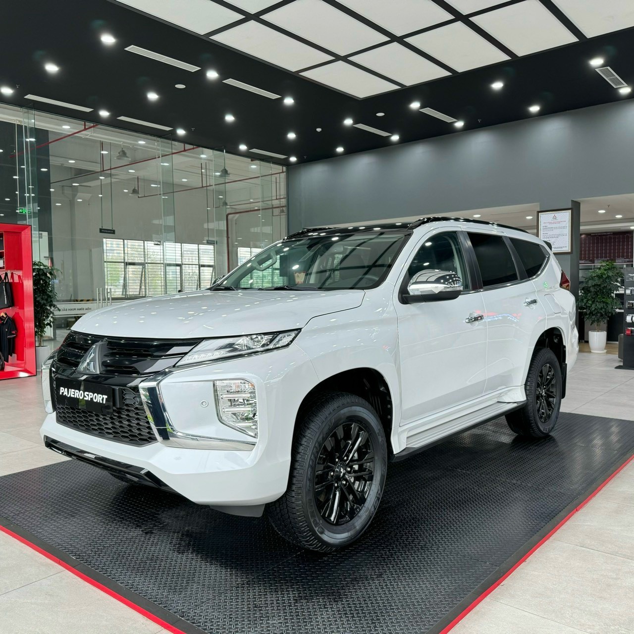 Mitsubishi Pajero Sport giảm tới 285 triệu tại đại lý, SUV hạng D giá khởi điểm thực tế ngang Kia Sportage- Ảnh 3.