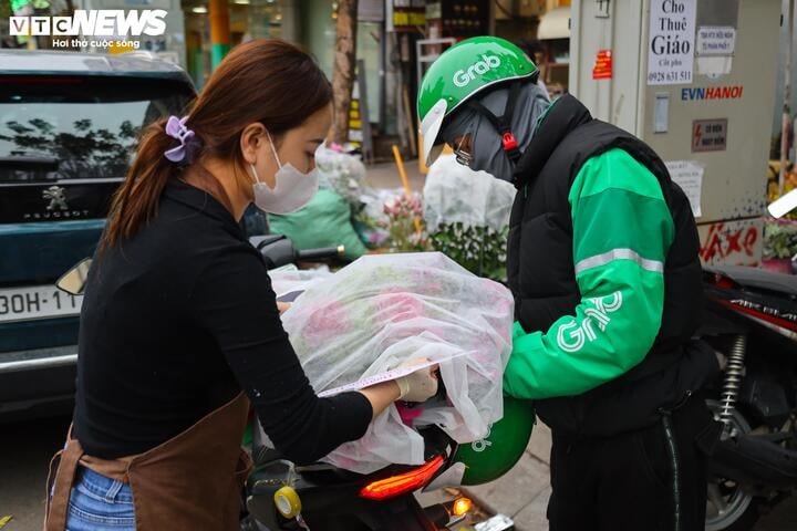 Khách hàng đổi 'gu', săn mua sen đá độc lạ dịp 8/3- Ảnh 11.