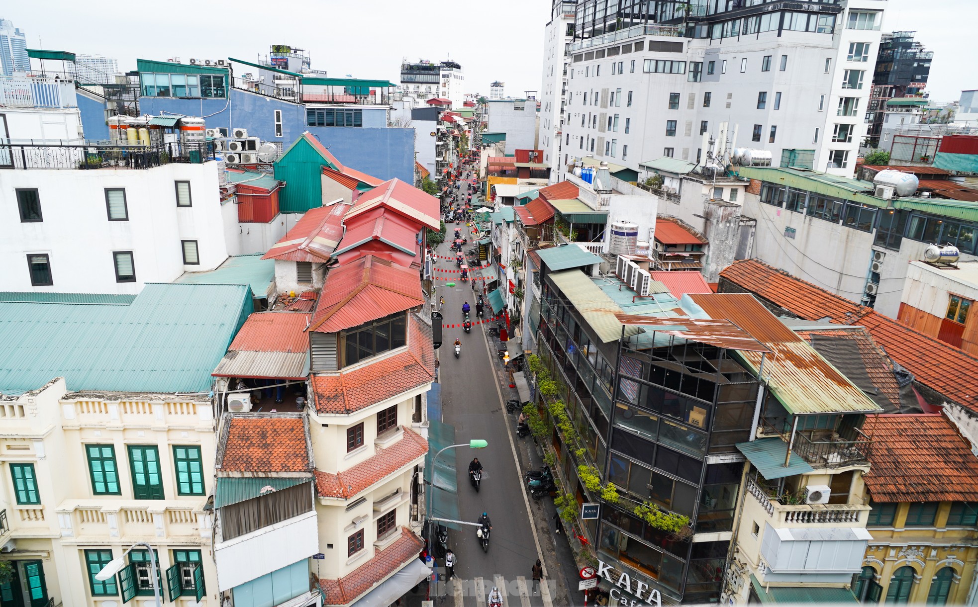 Hà Nội: Toàn cảnh tòa nhà 'Hàm cá mập' sát hồ Gươm sắp bị phá dỡ- Ảnh 6.