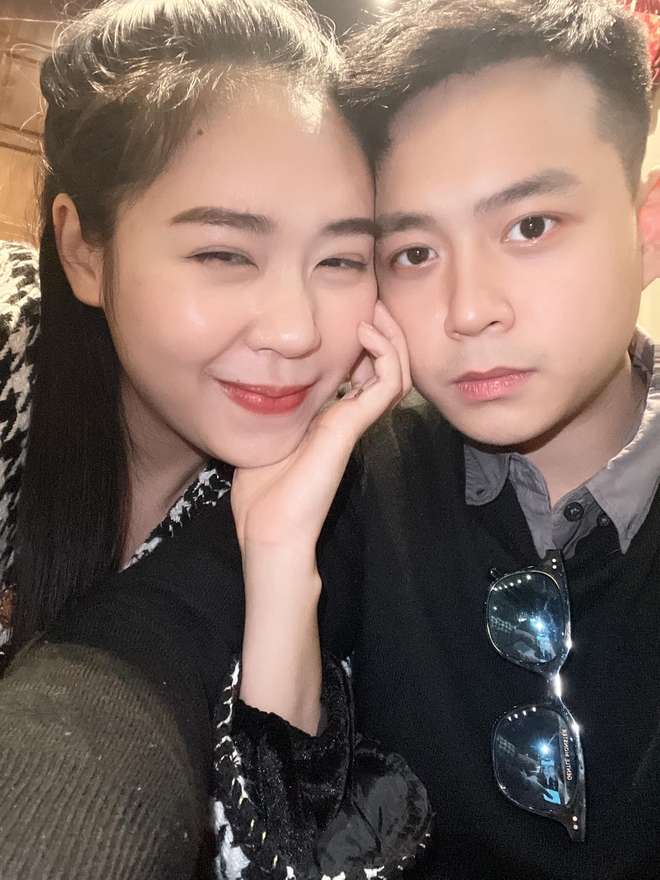 Chuyện tình nam diễn viên Vbiz và vợ yêu 9 năm: Bên nhau từ năm cấp 3, visual bà xã xinh như hot girl- Ảnh 7. Chuyện tình nam diễn viên Vbiz và vợ yêu 9 năm: Bên nhau từ năm cấp 3, visual bà xã xinh như hot girl- Ảnh 7.