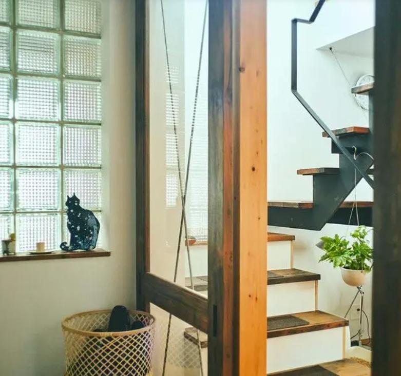 Người phụ nữ 50 tuổi ở một mình trong ngôi nhà 35m2 sau ly hôn: Cuộc sống của tôi không thể tuyệt vời hơn!- Ảnh 3. Người phụ nữ 50 tuổi ở một mình trong ngôi nhà 35m2 sau ly hôn: Cuộc sống của tôi không thể tuyệt vời hơn!- Ảnh 3.