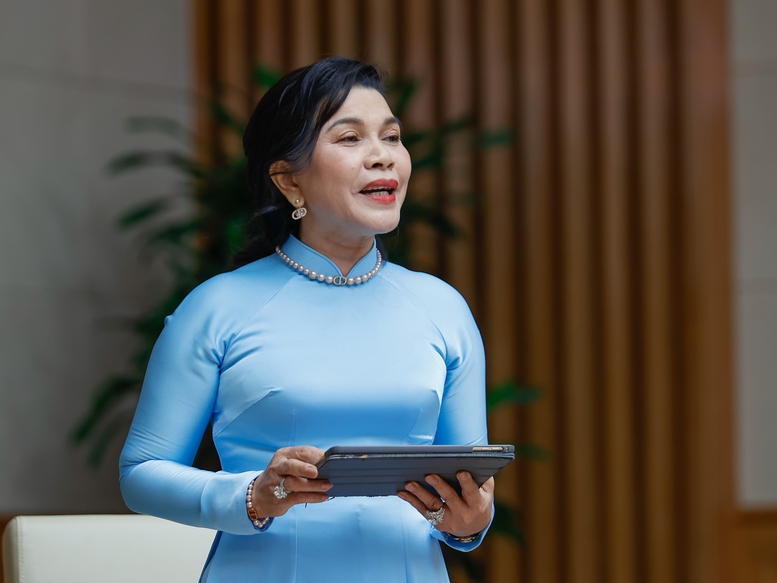 TỔNG THUẬT: Thủ tướng chủ trì Hội nghị toàn quốc tháo gỡ khó khăn, vướng mắc, thúc đẩy phát triển nhà ở xã hội- Ảnh 10. TỔNG THUẬT: Thủ tướng chủ trì Hội nghị toàn quốc tháo gỡ khó khăn, vướng mắc, thúc đẩy phát triển nhà ở xã hội- Ảnh 10.
