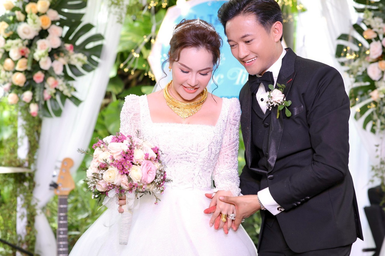 Nhói lòng trước những lời nhắn Quý Bình dành cho vợ trước khi ra đi mãi mãi- Ảnh 1. Nhói lòng trước những lời nhắn Quý Bình dành cho vợ trước khi ra đi mãi mãi- Ảnh 1.