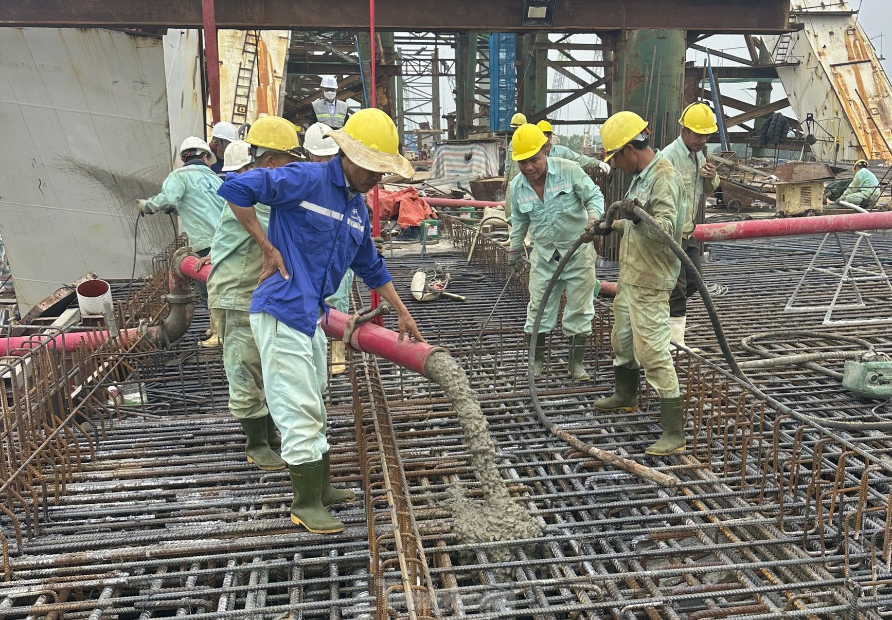 Hình hài cây cầu vòm thép 1.300 tỷ đồng bắc qua sông Nhật Lệ- Ảnh 6.