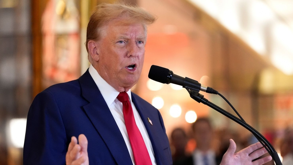 Ông Trump xem xét động thái có thể khiến 240.000 người Ukraine ở Mỹ bị trục xuất- Ảnh 1.