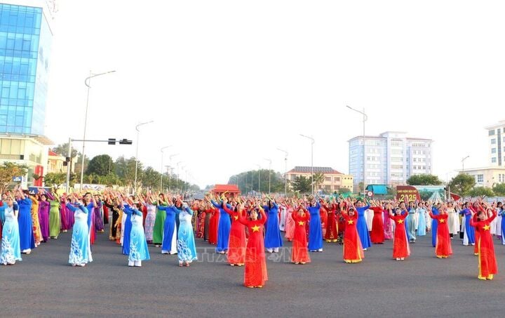 Ngày 8/3 và ngày 20/10 khác nhau thế nào?- Ảnh 3. Ngày 8/3 và ngày 20/10 khác nhau thế nào?- Ảnh 3.