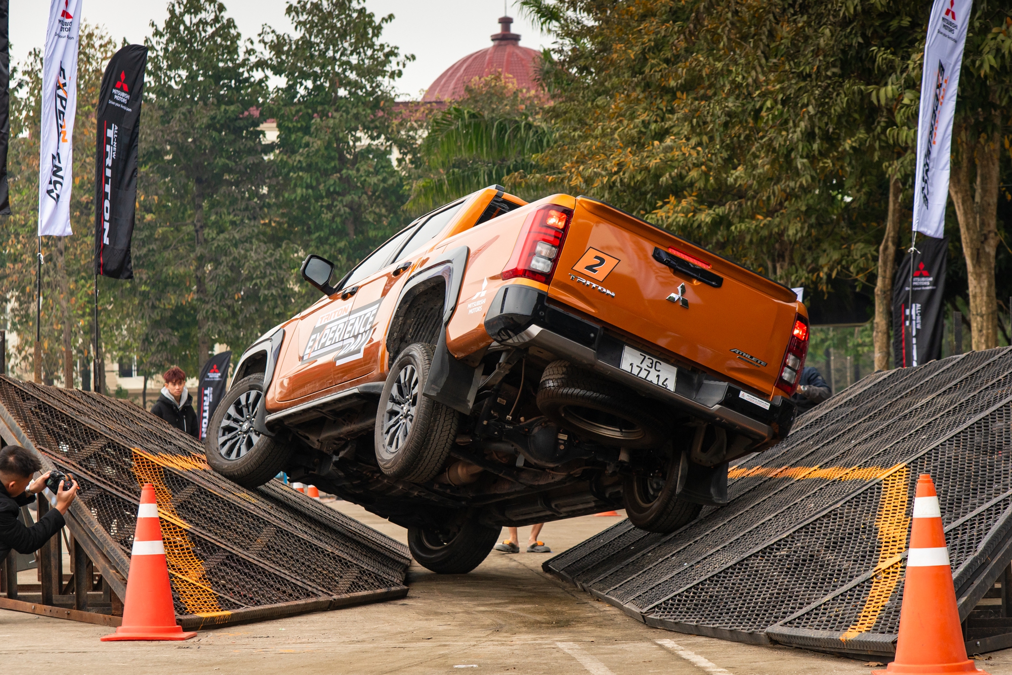 Chạy 300km bằng Mitsubishi Triton 2025 vào Nghệ An để 'tra tấn': Leo dốc rồi thả phanh từ độ cao 8m và loạt bài ‘vắt sức’ bán tải Nhật Bản- Ảnh 8.