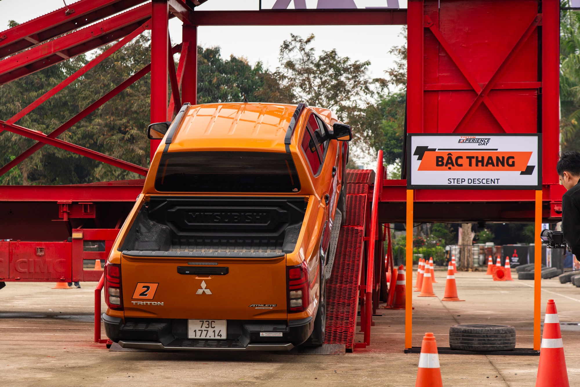 Chạy 300km bằng Mitsubishi Triton 2025 vào Nghệ An để 'tra tấn': Leo dốc rồi thả phanh từ độ cao 8m và loạt bài ‘vắt sức’ bán tải Nhật Bản- Ảnh 9.