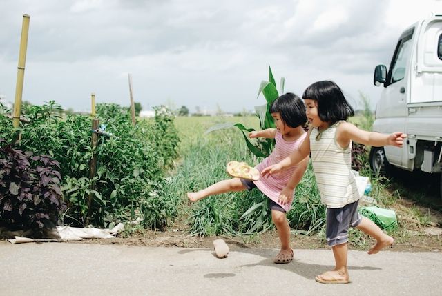 Khoảnh khắc: 1 người bật khóc triệu người bật cười, sao tuổi thơ ai cũng có giây phút lầm lỡ này?- Ảnh 1.