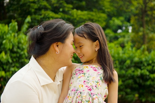 "Con thích mẹ nhất, bố nhì, bà nội chỉ xếp thứ 3" - Con trai "lỡ lời", bà mẹ có cách ứng xử tuyệt hay- Ảnh 1. "Con thích mẹ nhất, bố nhì, bà nội chỉ xếp thứ 3" - Con trai "lỡ lời", bà mẹ có cách ứng xử tuyệt hay- Ảnh 1.