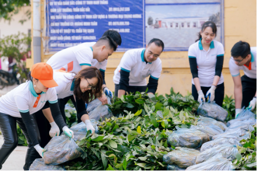 ABBANK hoàn thành mục tiêu tặng 100.000 cây quế cho người dân Yên Bái- Ảnh 1. ABBANK hoàn thành mục tiêu tặng 100.000 cây quế cho người dân Yên Bái- Ảnh 1.