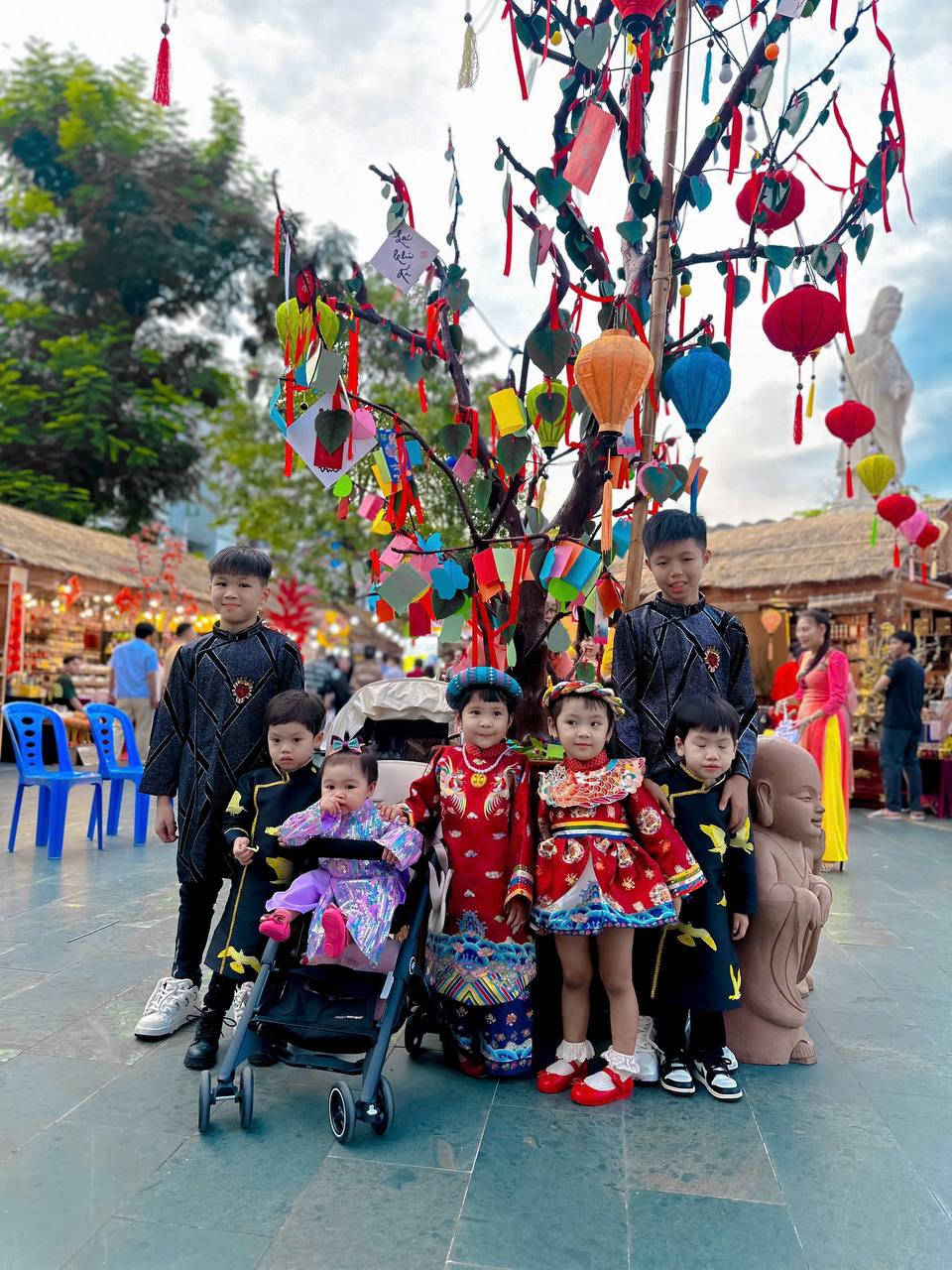 Bà mẹ ở TP.HCM sinh 7 con, mỗi tháng tốn hơn 100 triệu nuôi con, không nhờ ông bà, không thuê giúp việc- Ảnh 2.